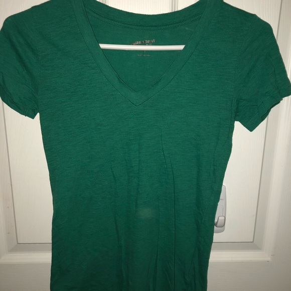 basic v-neck t-shirt bundle - Picture 3 of 4